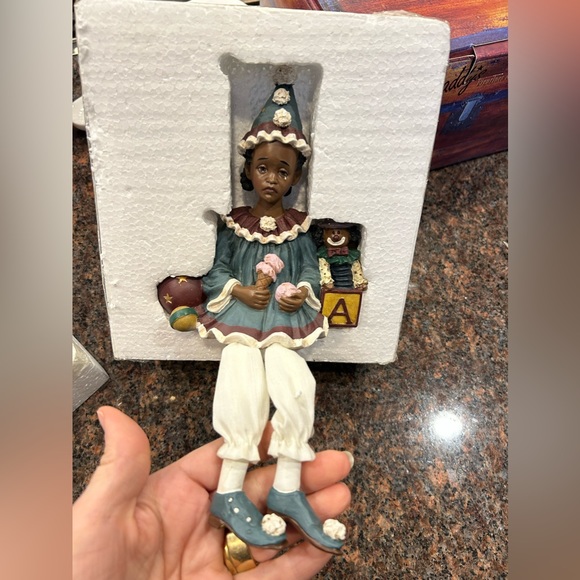 Vintage Daddy’s Figurines & Keepsakes “Kelly” - Picture 2 of 7